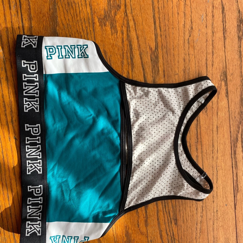 Really cute pink sports bra!